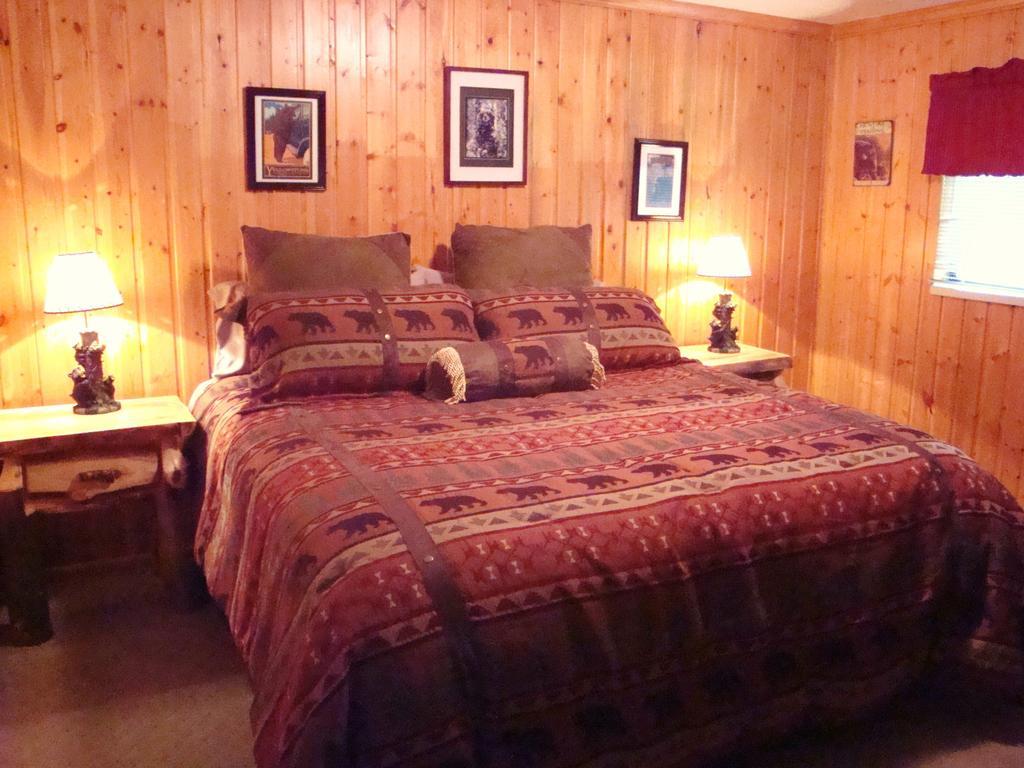 Yellowstone Wildlife Cabins West Yellowstone Exterior foto